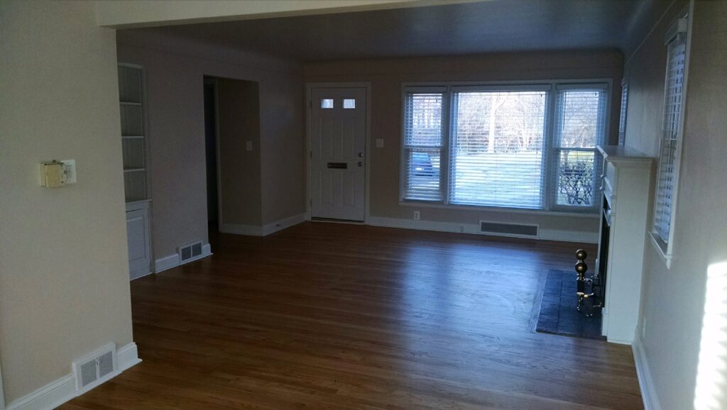 3 Bedroom / 1.5 Bath Townhome - 15 x 17 Living Room