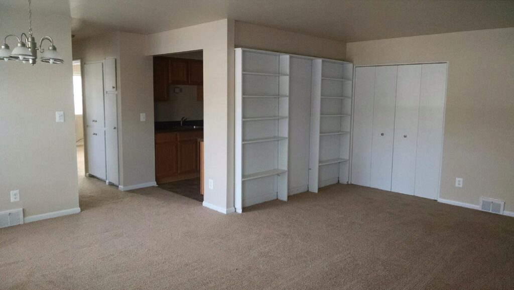 2 Bedroom / 1 Bath Apartment - Living Room 18x12